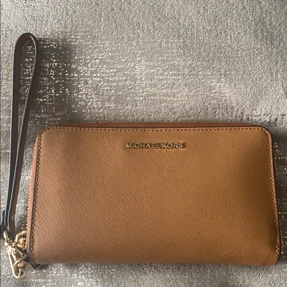 👑Michael Kors wallet👑